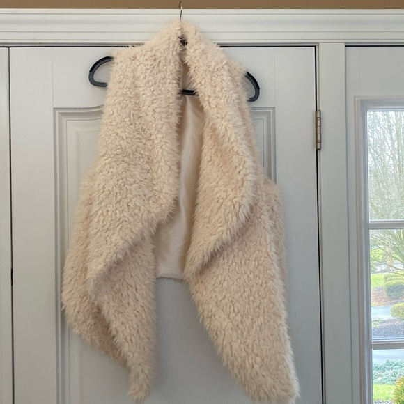 Fluffy ivory sweater vest.  Size L/XL - Picture 1 of 4
